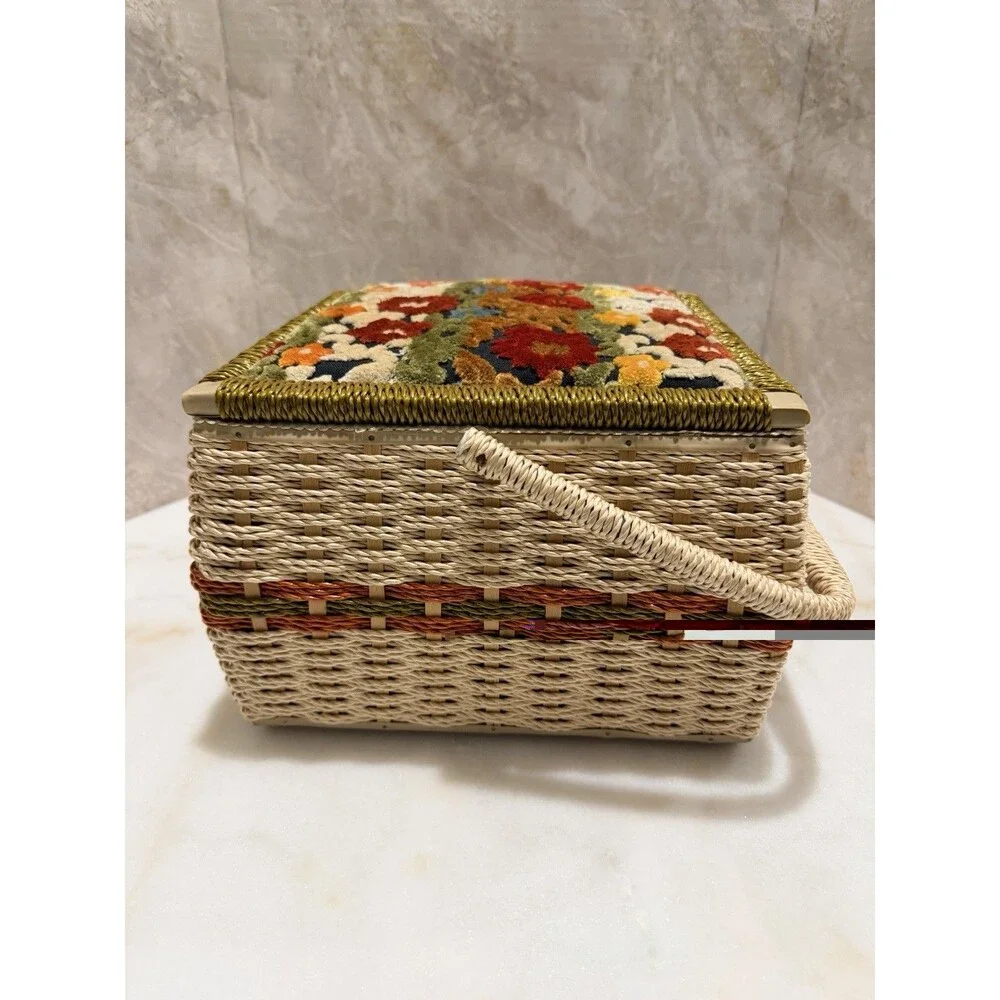 SINGER | Vintage Sewing Box • Super Unique design !